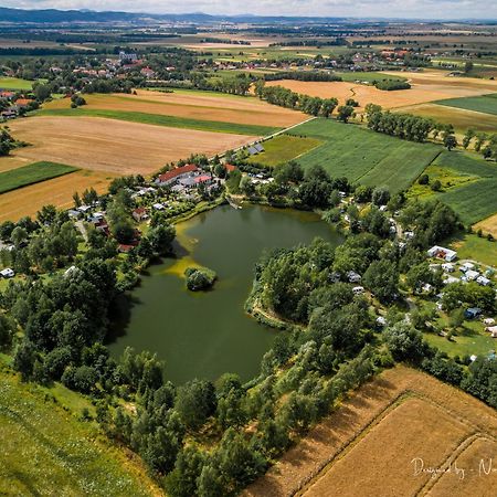 Forteca, Pokoje Goscinne Nad Stawem Dzierzoniow Bagian luar foto