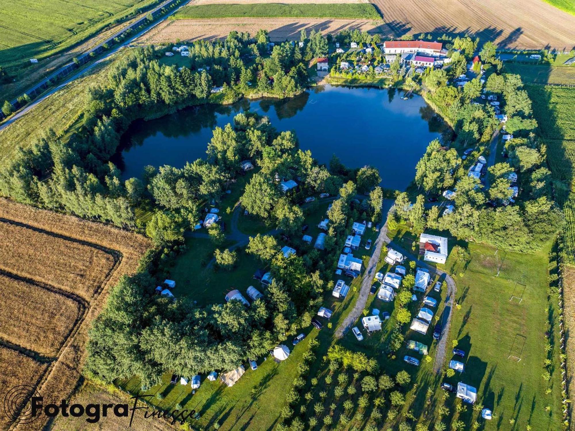 Forteca, Pokoje Goscinne Nad Stawem Dzierzoniow Bagian luar foto